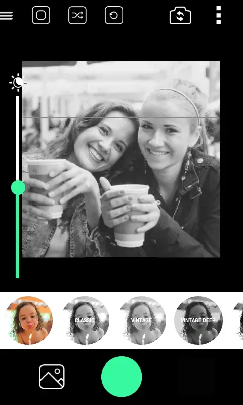BlackCam Pro - B&W Camera screenshot 2