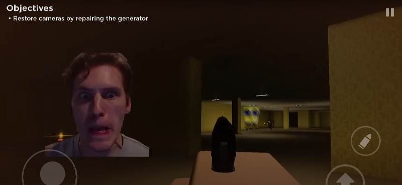 Evade : Nextbbot chasing screenshot 1